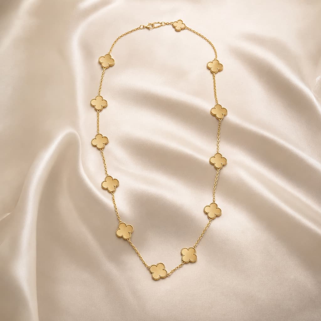 Van Cleef & Arpels jewellery presented for expert appraisal and buyback by Ecrila